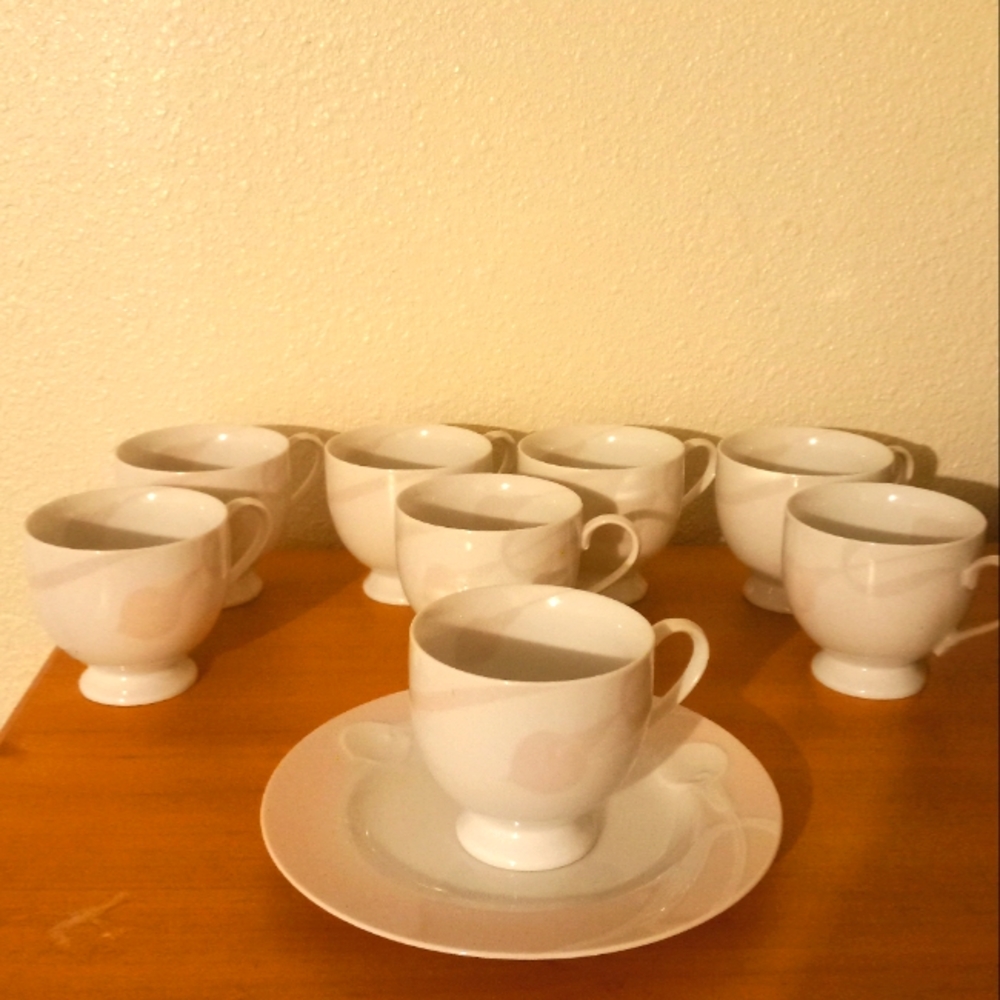 Mikasa CLASSIC FLAIR PEACH Fine China Set of 8 Cups Discontinued White & Pink